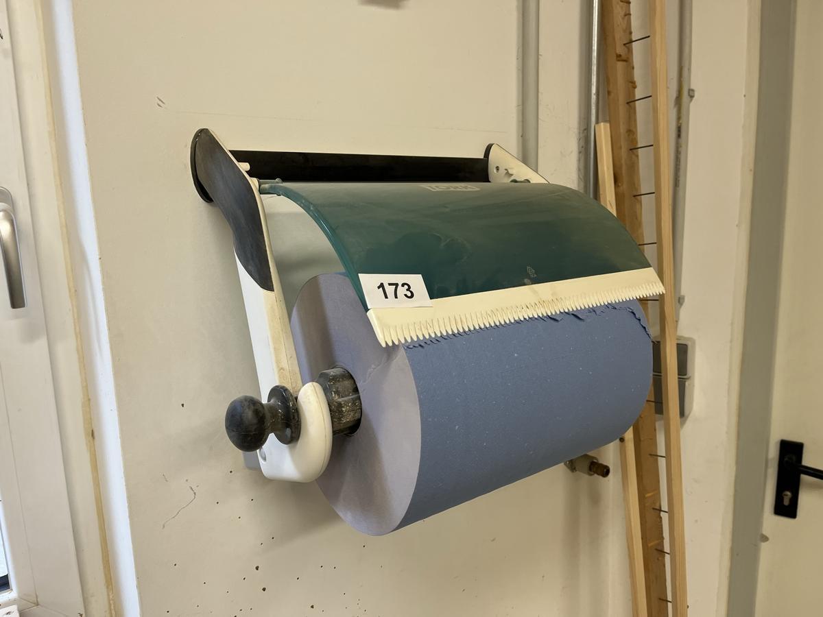 TORK Papierabrollständer mit Putzpapierrolle